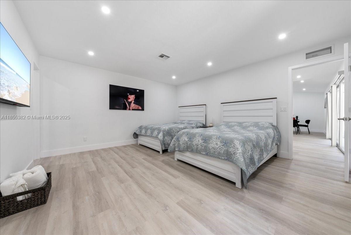 773700 - MARCO BEACH UNIT - Residential