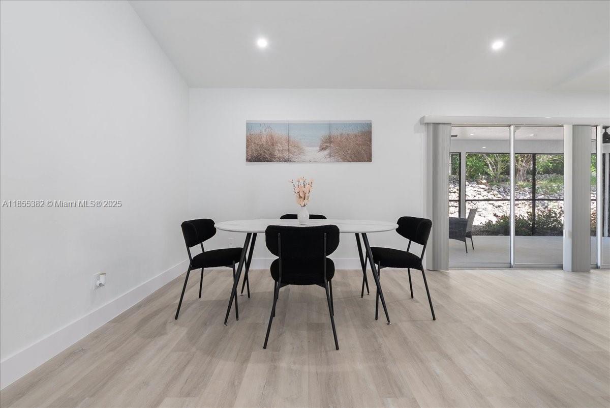 773700 - MARCO BEACH UNIT - Residential