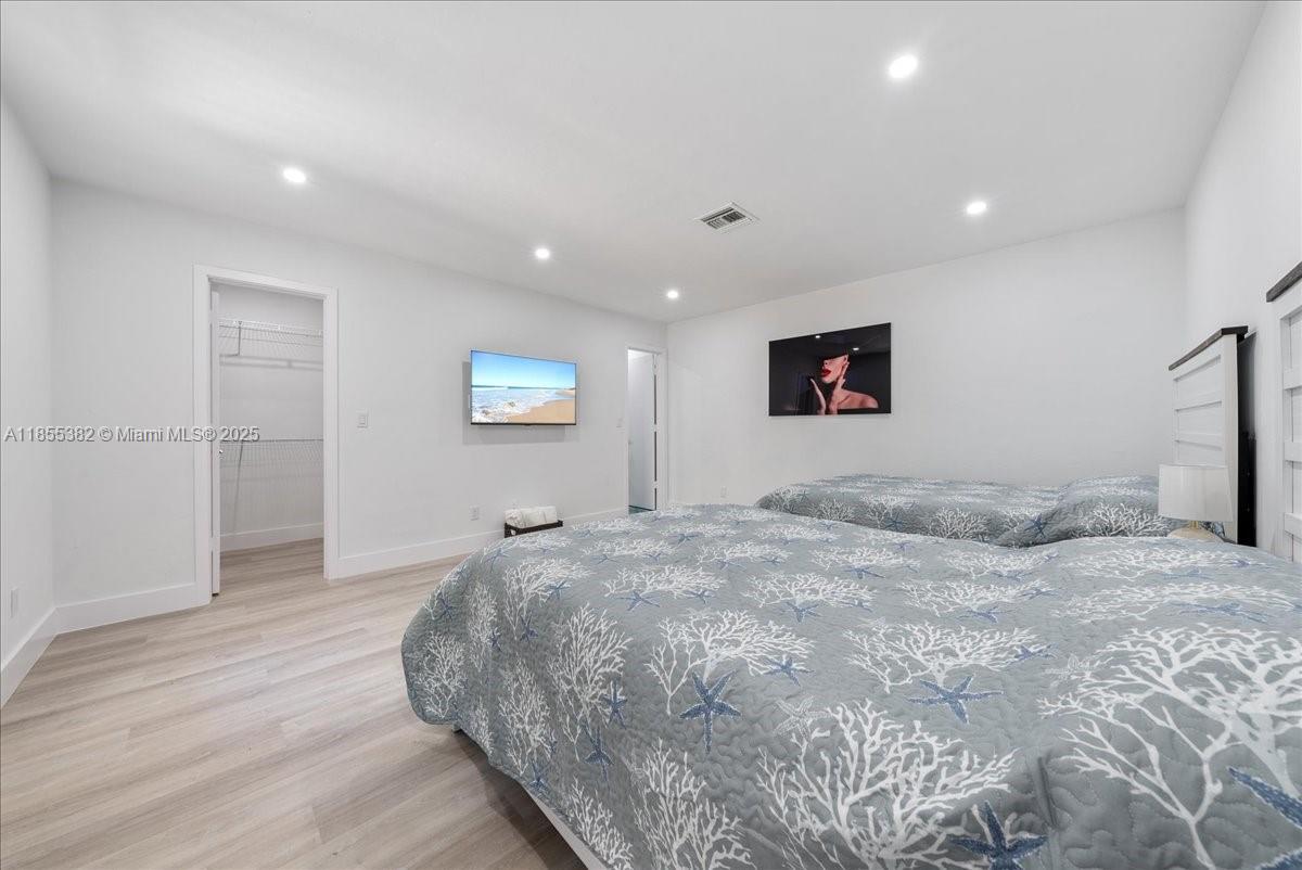 773700 - MARCO BEACH UNIT - Residential