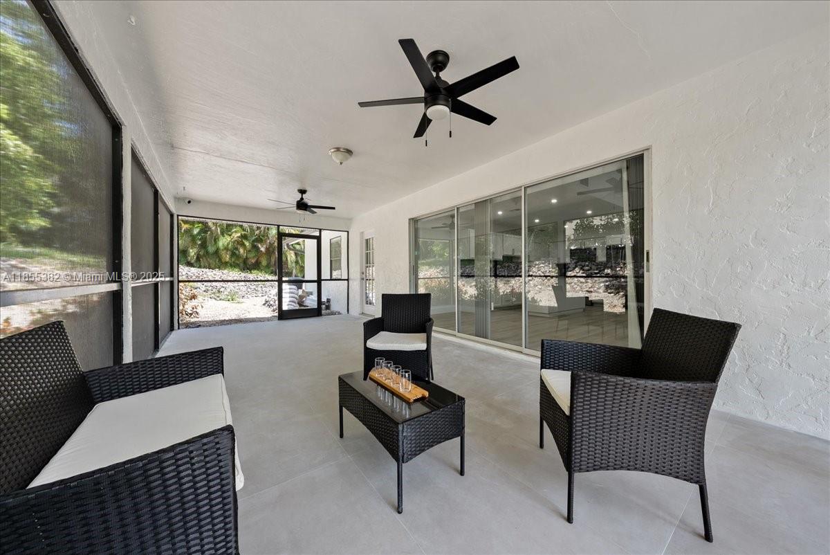 773700 - MARCO BEACH UNIT - Residential