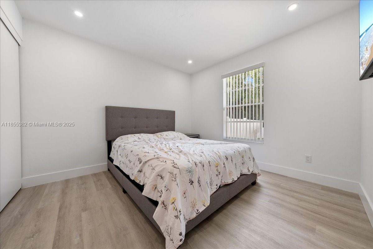 773700 - MARCO BEACH UNIT - Residential