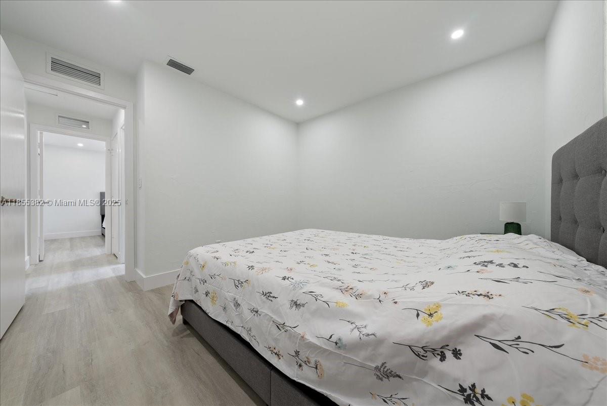 773700 - MARCO BEACH UNIT - Residential