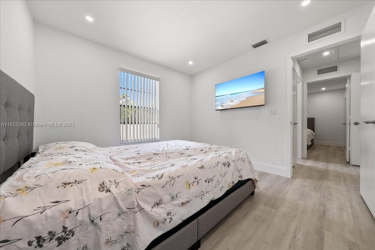 773700 - MARCO BEACH UNIT - Residential