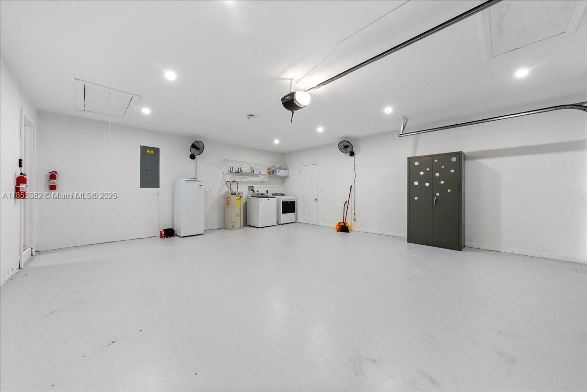 773700 - MARCO BEACH UNIT - Residential