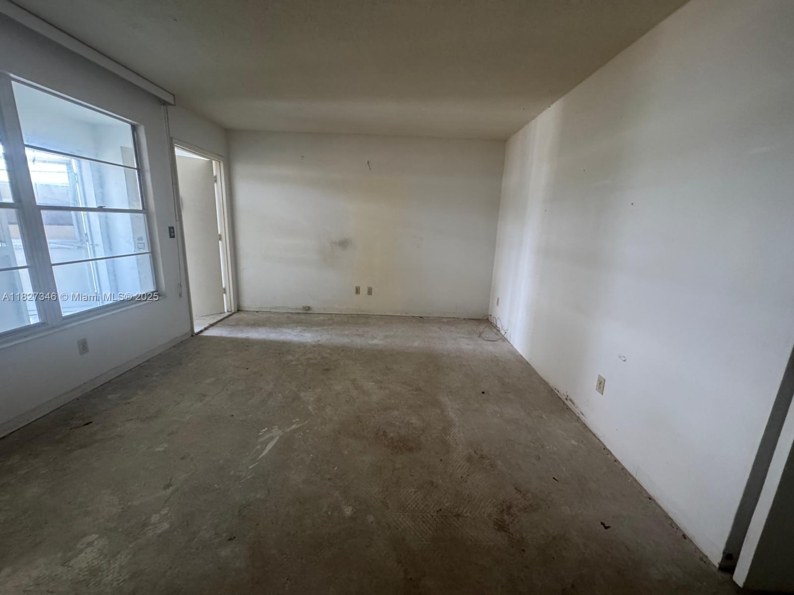 CRYSTAL COURT MANOR NO 7 - Residential