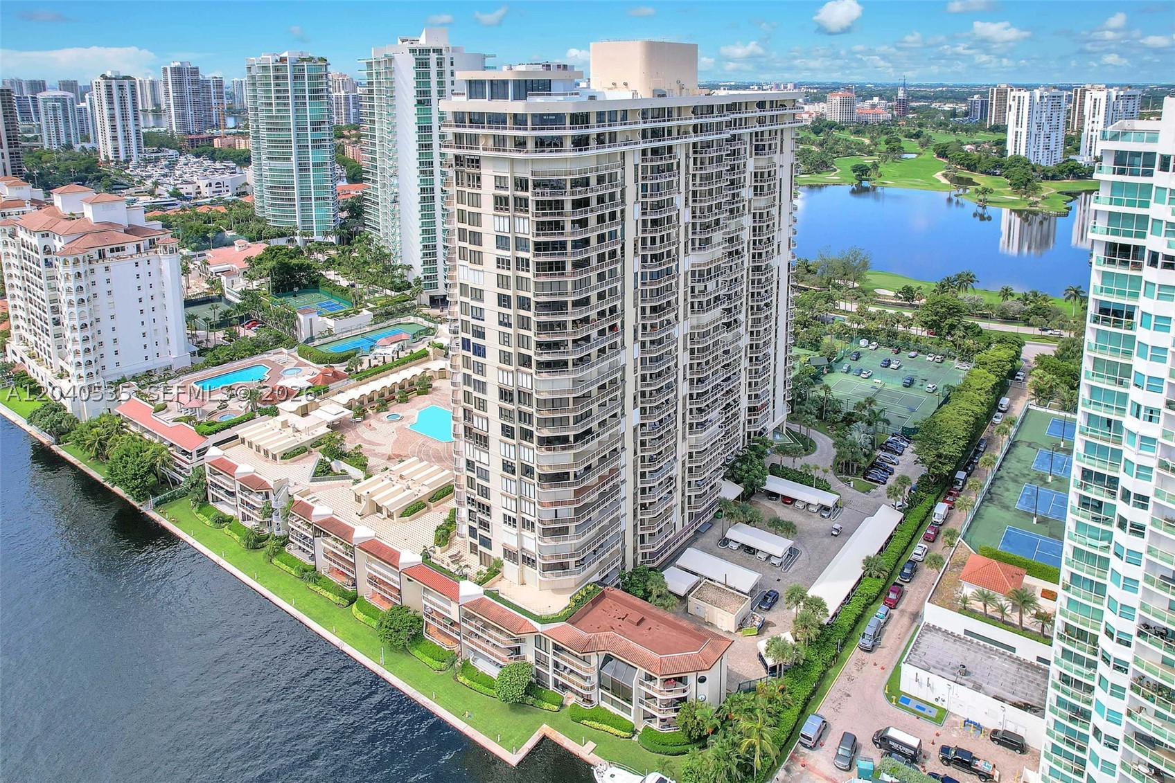 20191 E Country Club Dr 1805