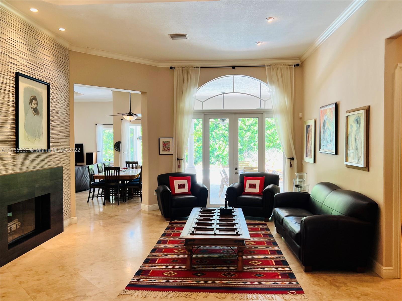 PINEWOOD HOMES - Residential