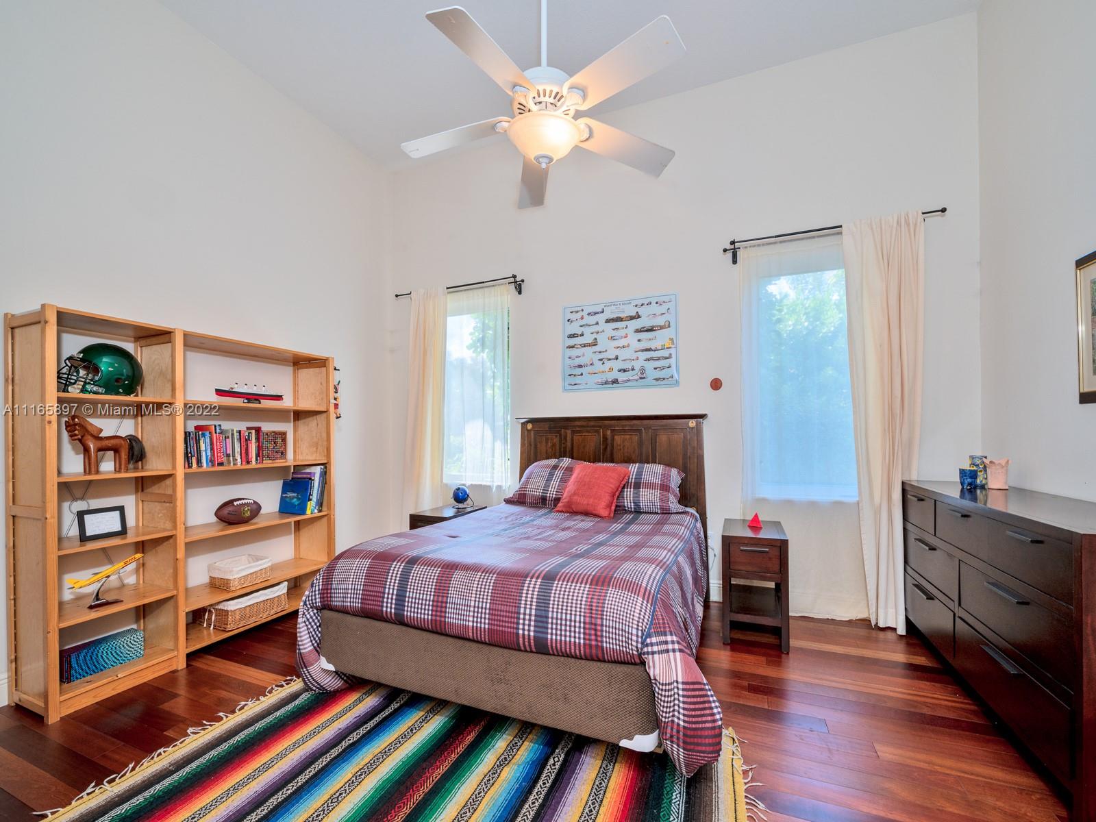 PINEWOOD HOMES - Residential