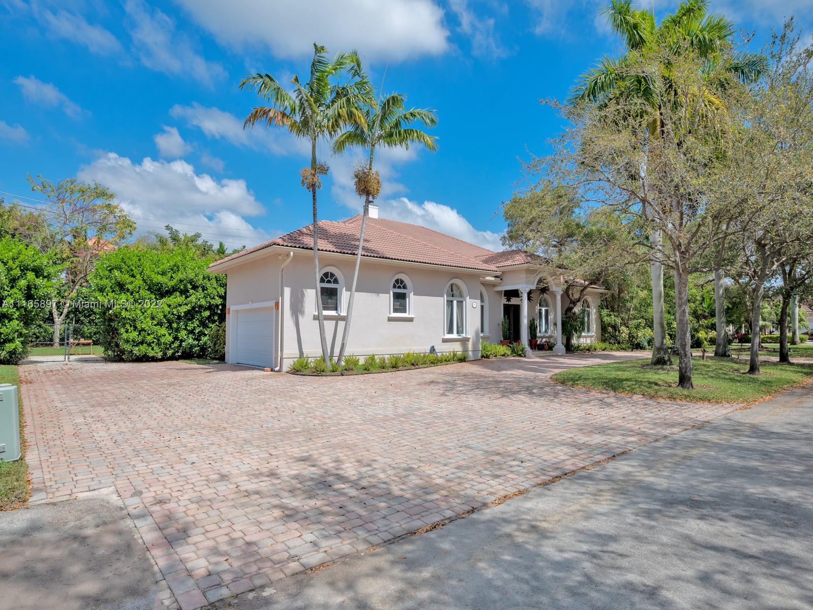 PINEWOOD HOMES - Residential