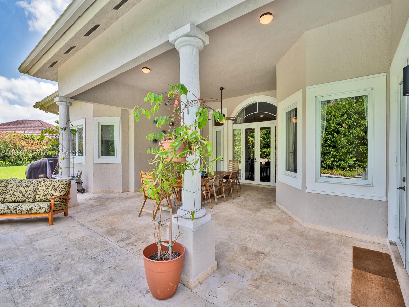 PINEWOOD HOMES - Residential