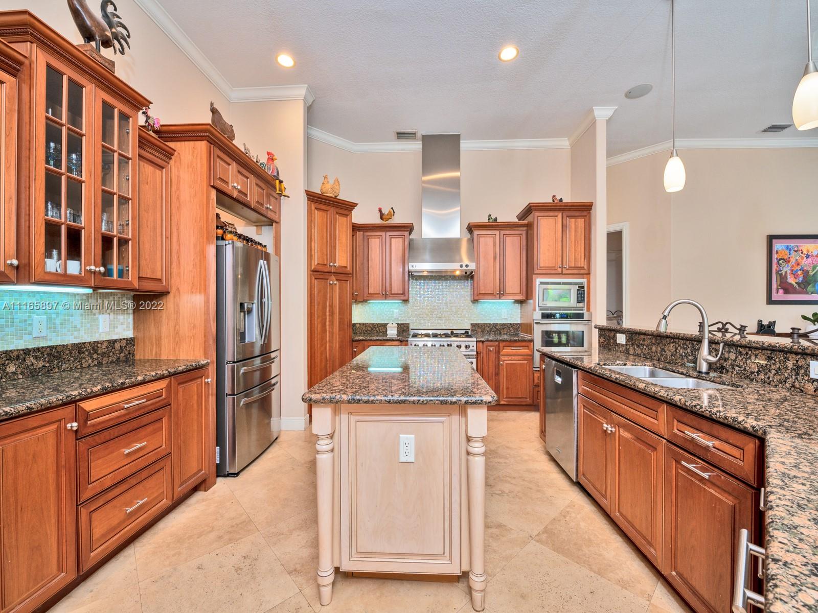 PINEWOOD HOMES - Residential