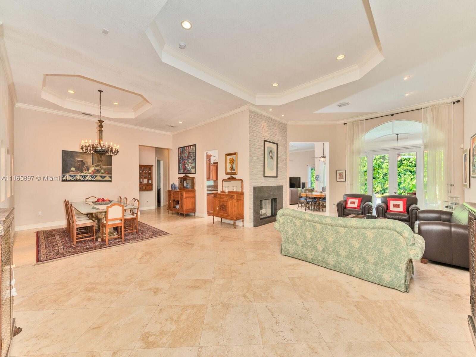 PINEWOOD HOMES - Residential