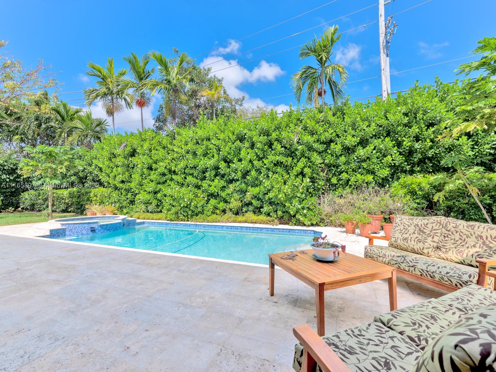 PINEWOOD HOMES - Residential