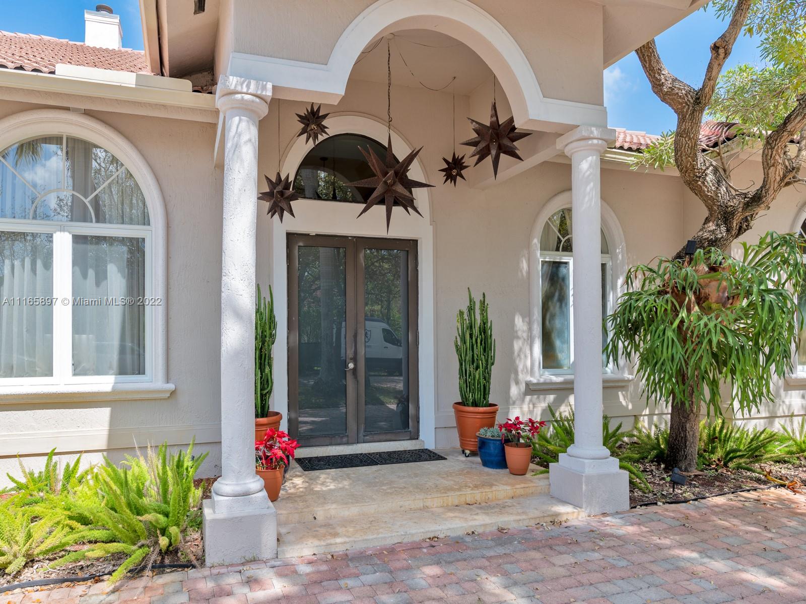 PINEWOOD HOMES - Residential