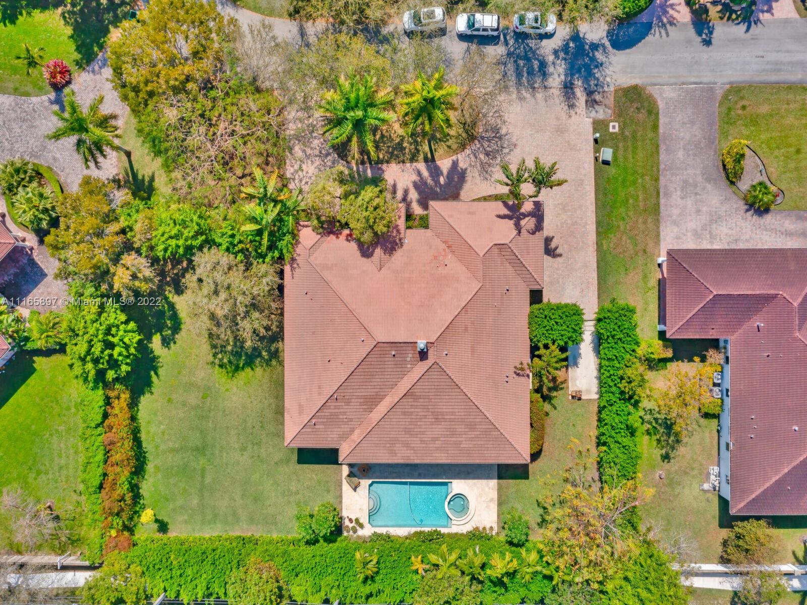 PINEWOOD HOMES - Residential