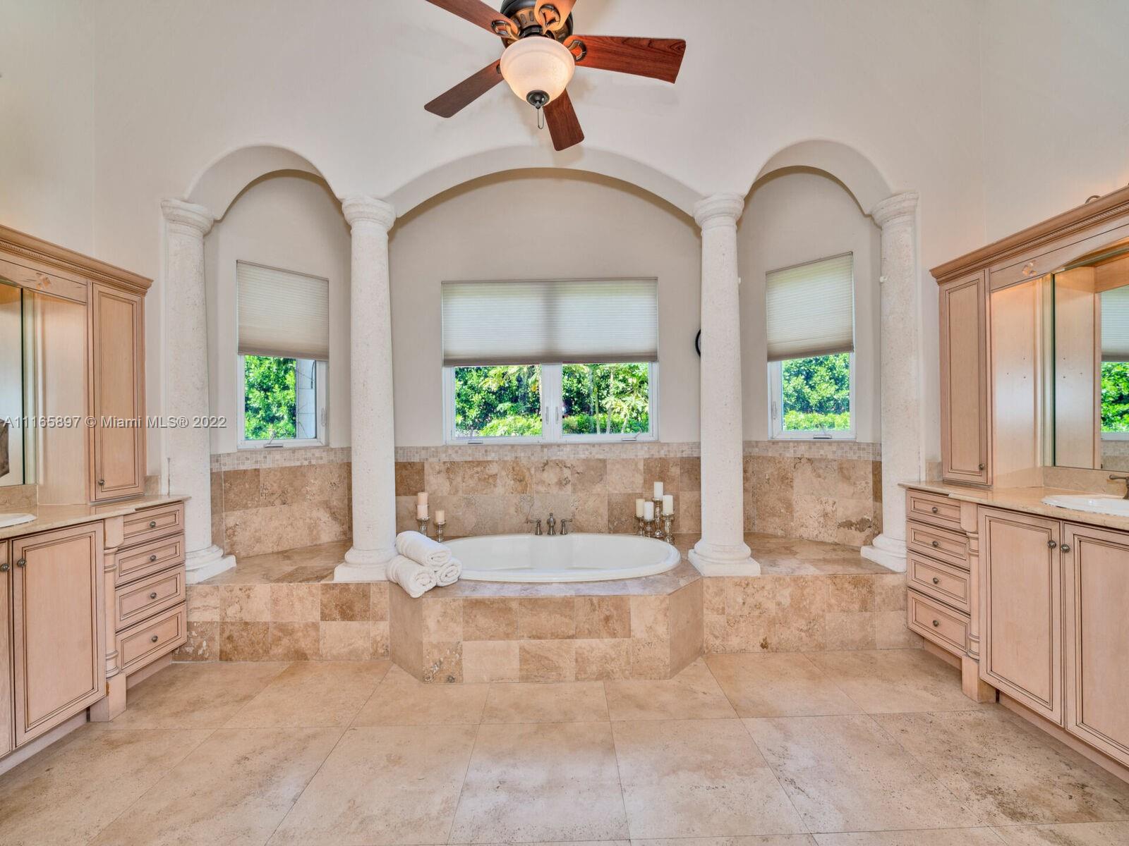 PINEWOOD HOMES - Residential