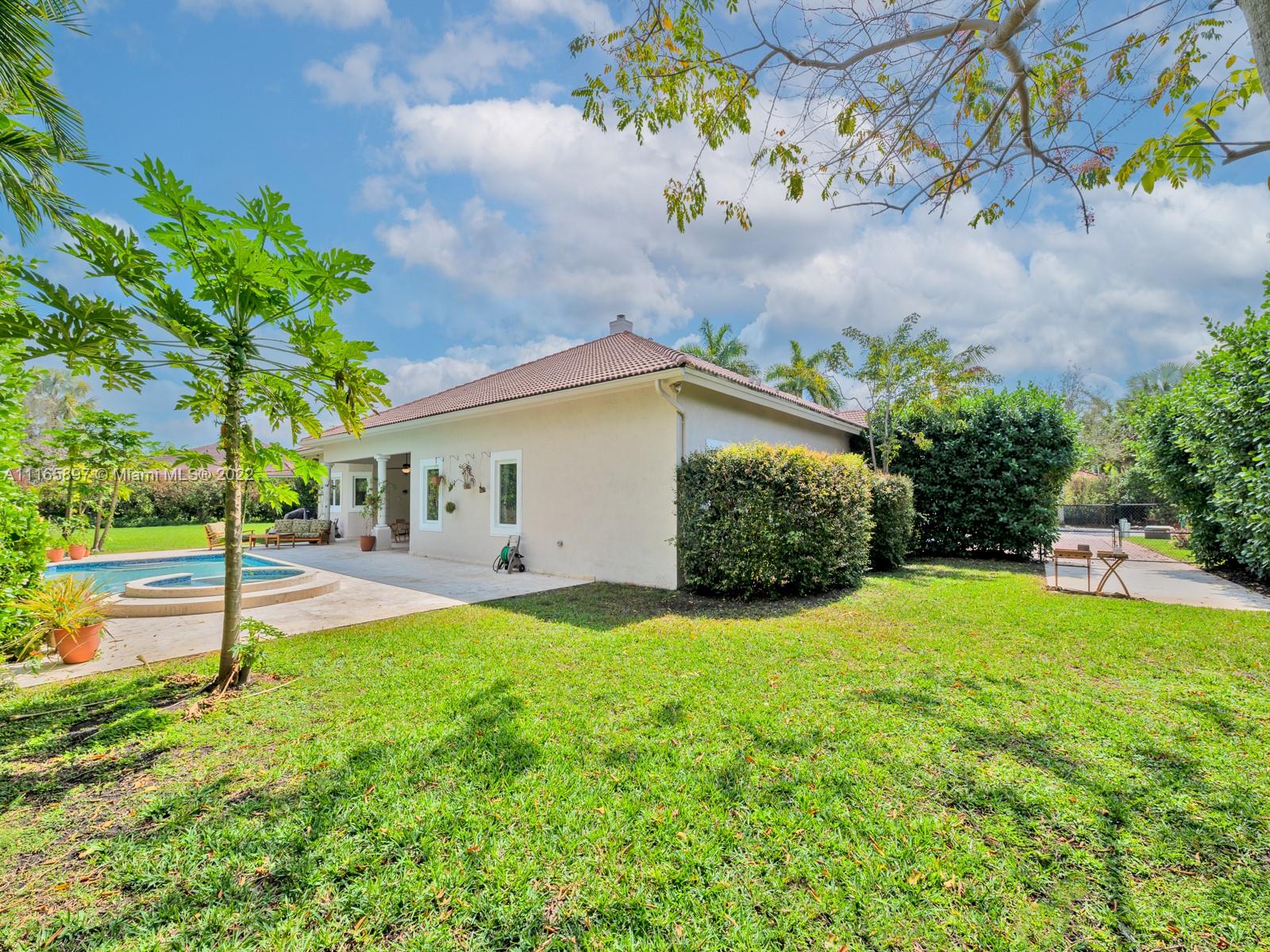 PINEWOOD HOMES - Residential