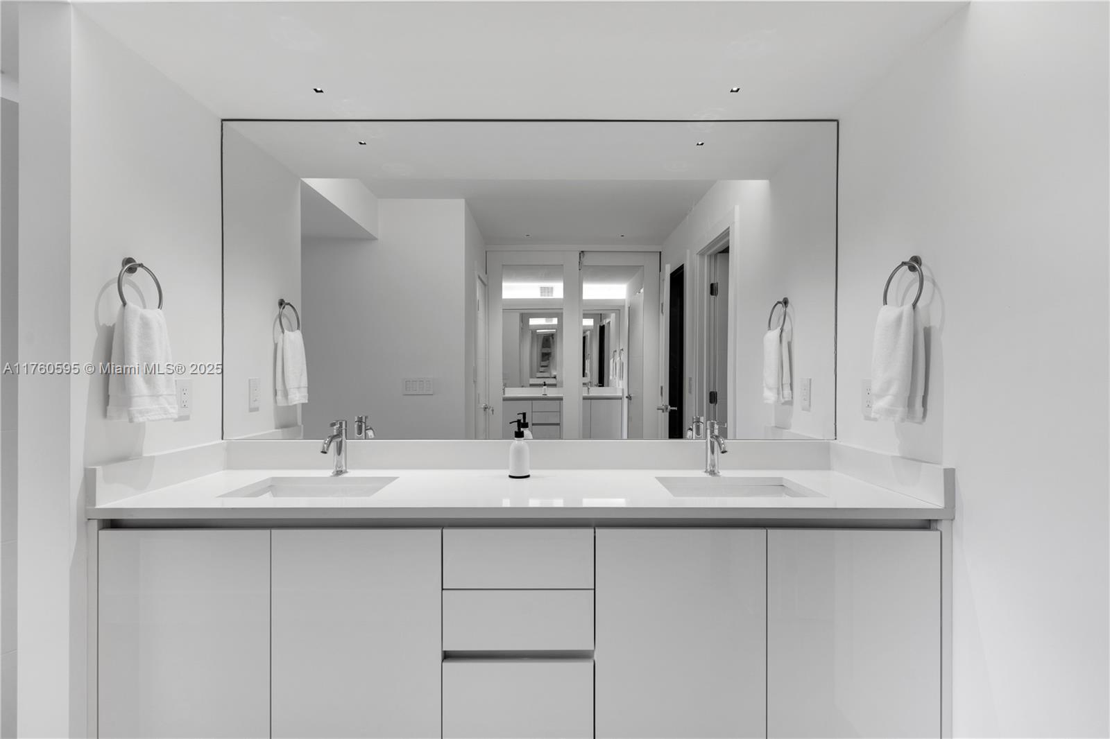 COMMODORE CLUB WEST CONDO - Residential