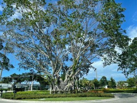 A home in Deerfield Beach