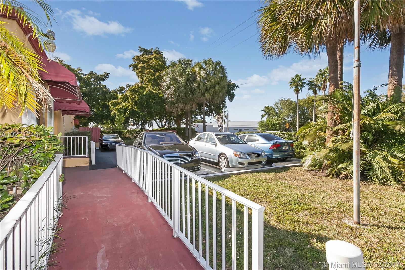 Sunny Isles Biscayne Blvd - Commercial Sale