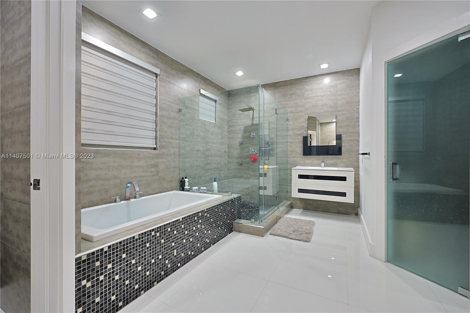 CORAL PARK ESTATES SEC 8 - Residential Lease