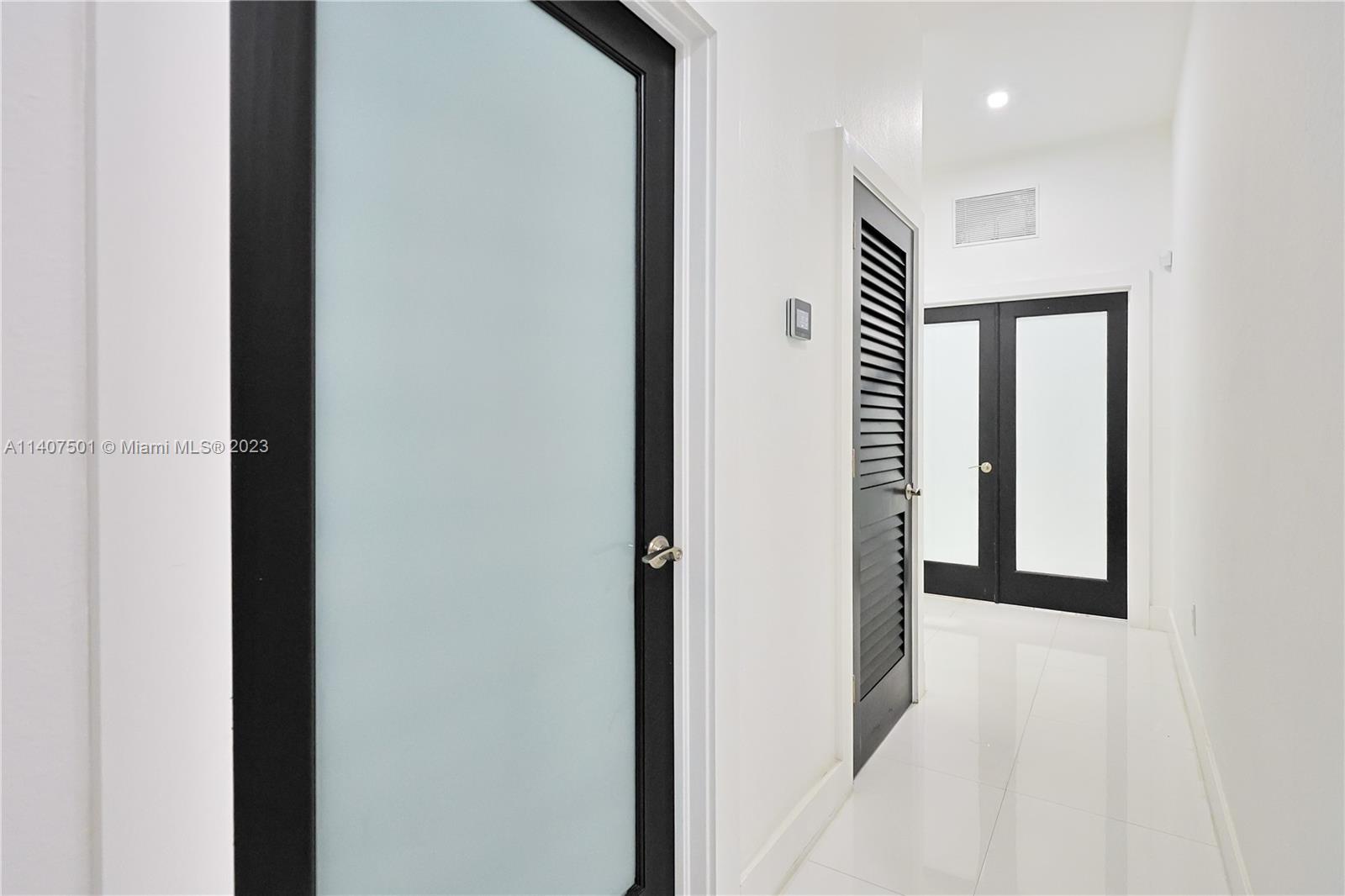 CORAL PARK ESTATES SEC 8 - Residential Lease