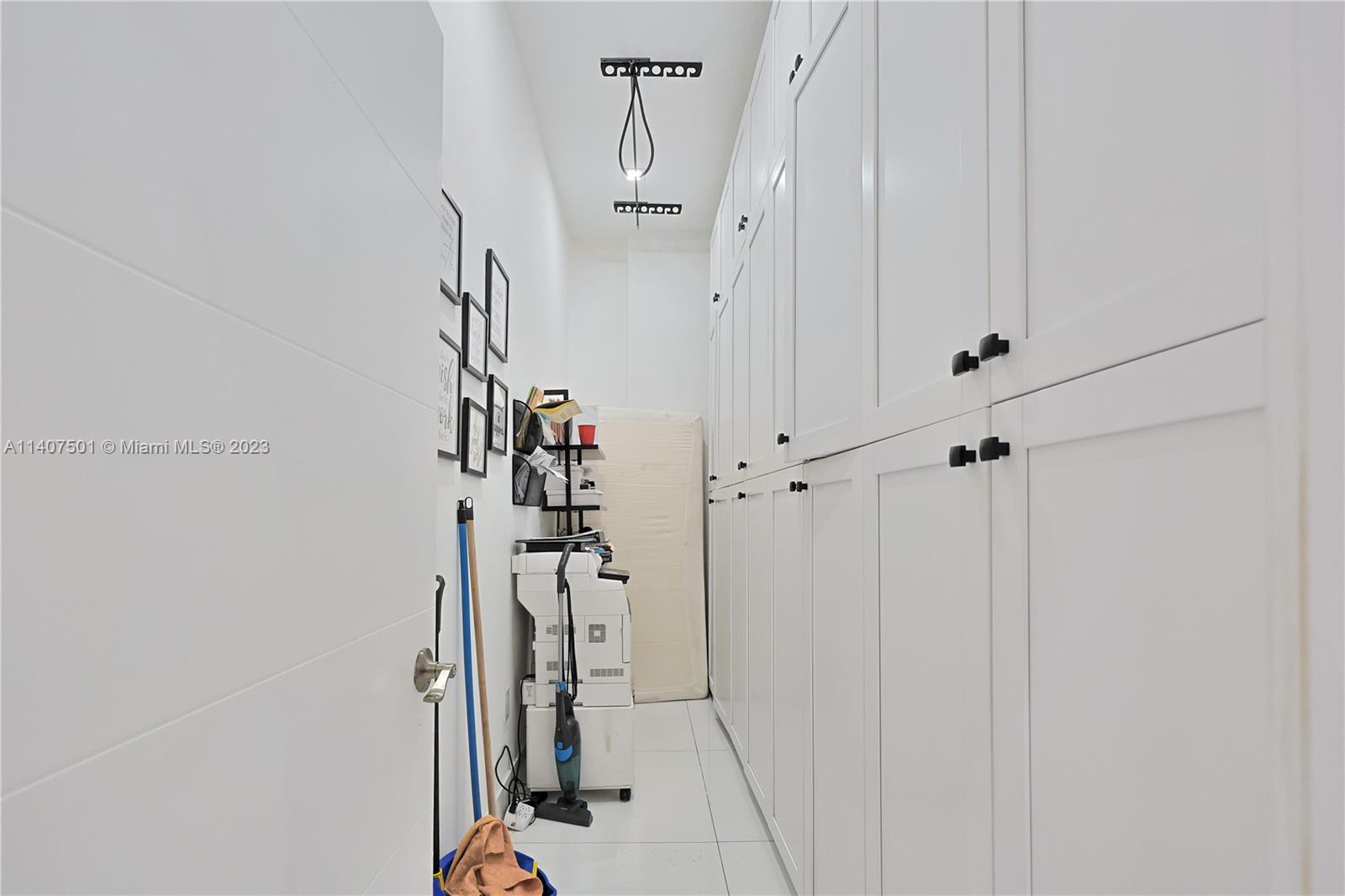 CORAL PARK ESTATES SEC 8 - Residential Lease