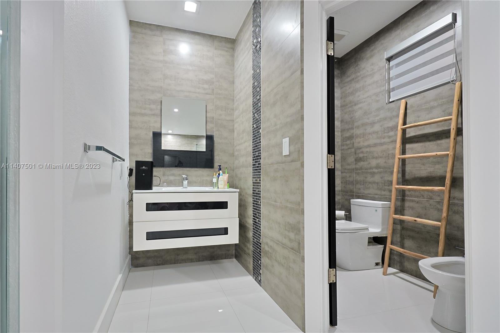 CORAL PARK ESTATES SEC 8 - Residential Lease