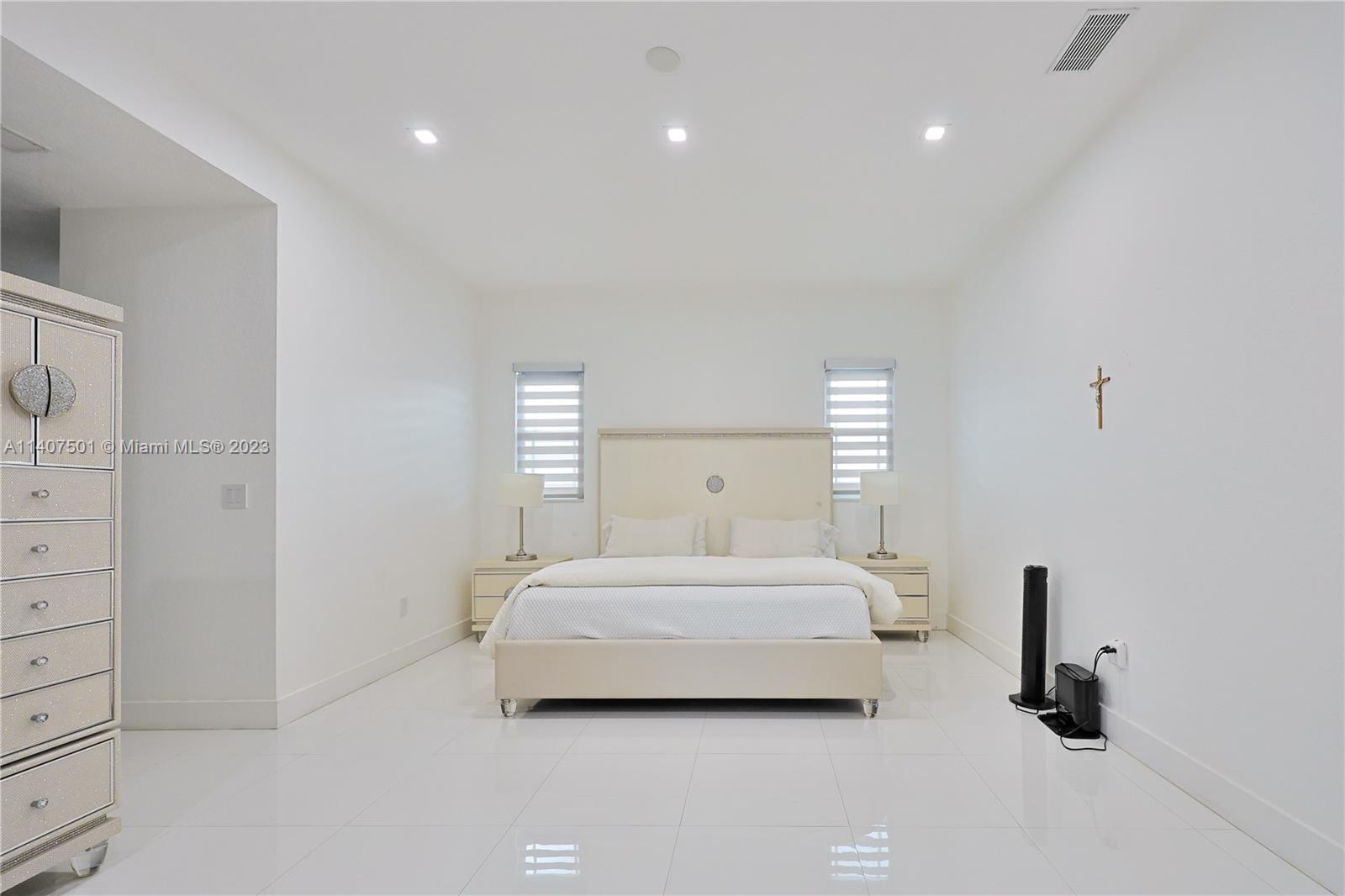 CORAL PARK ESTATES SEC 8 - Residential Lease