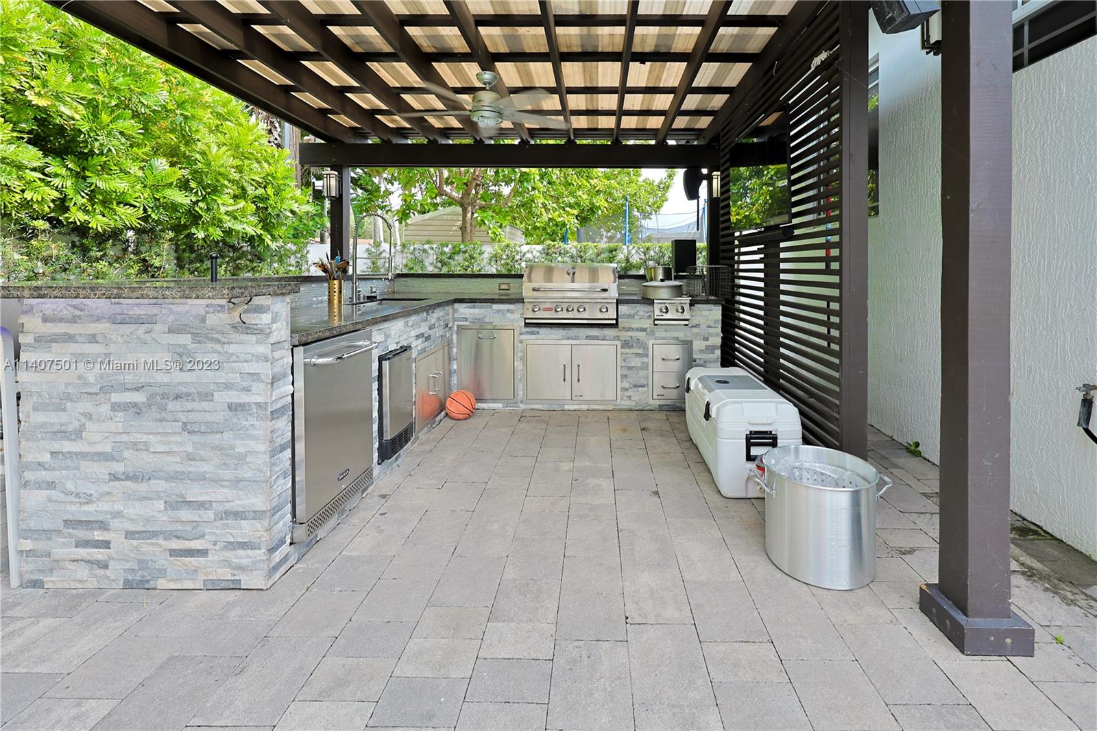 CORAL PARK ESTATES SEC 8 - Residential Lease