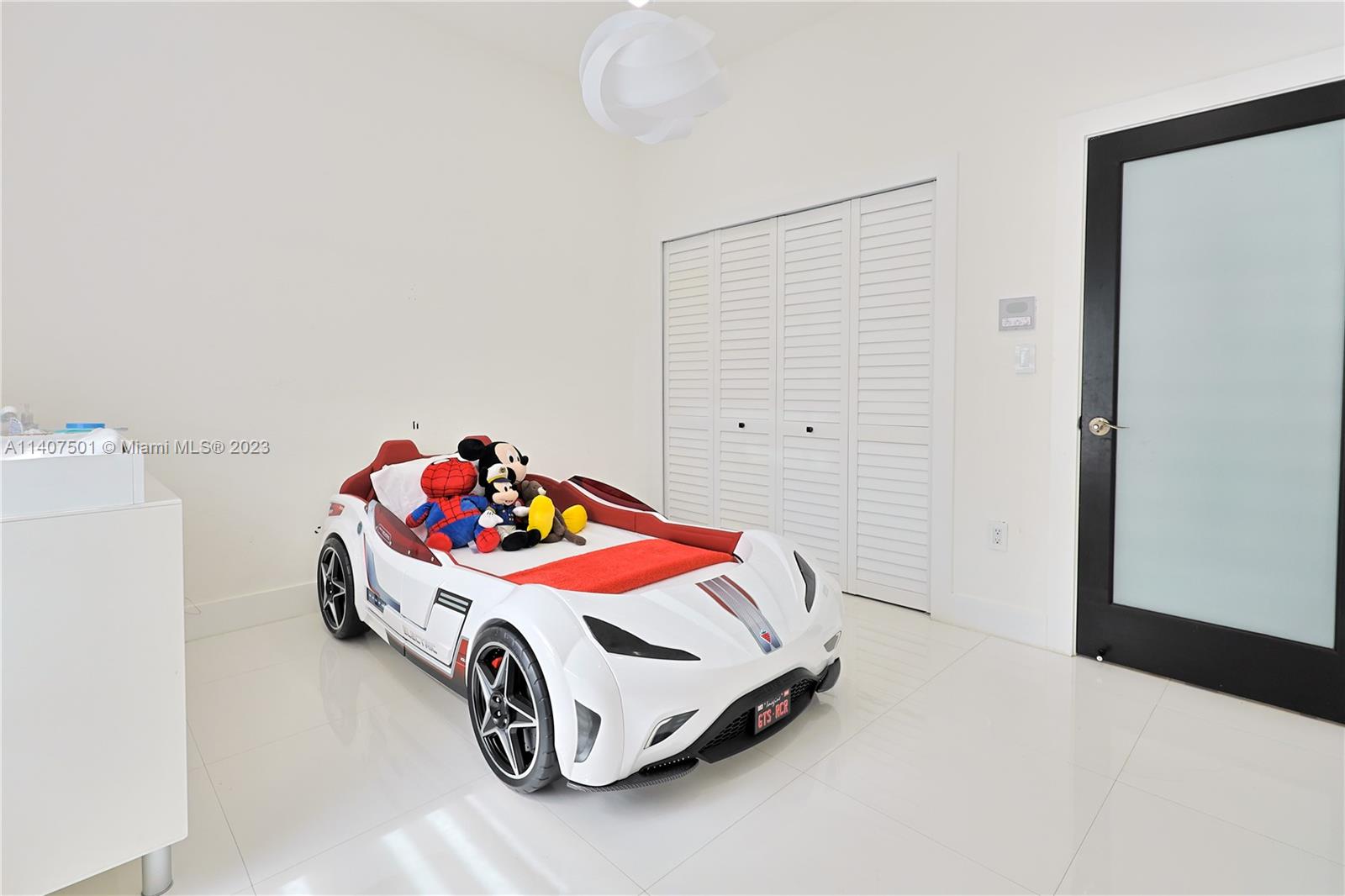 CORAL PARK ESTATES SEC 8 - Residential Lease