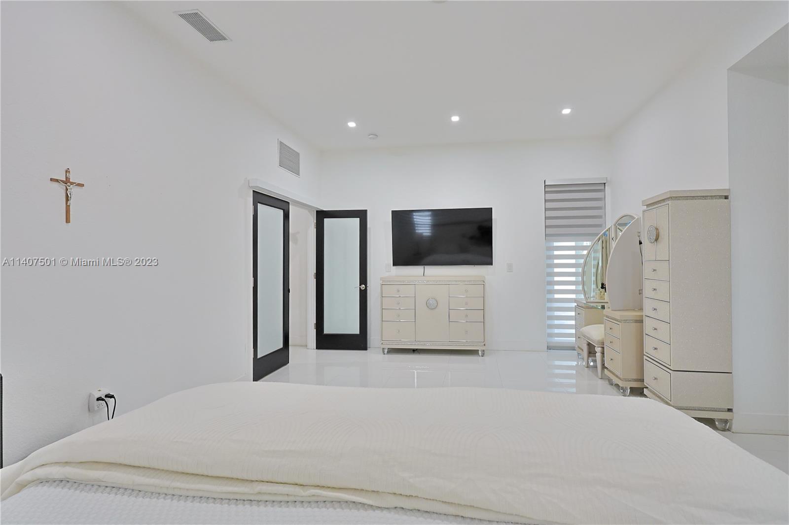 CORAL PARK ESTATES SEC 8 - Residential Lease