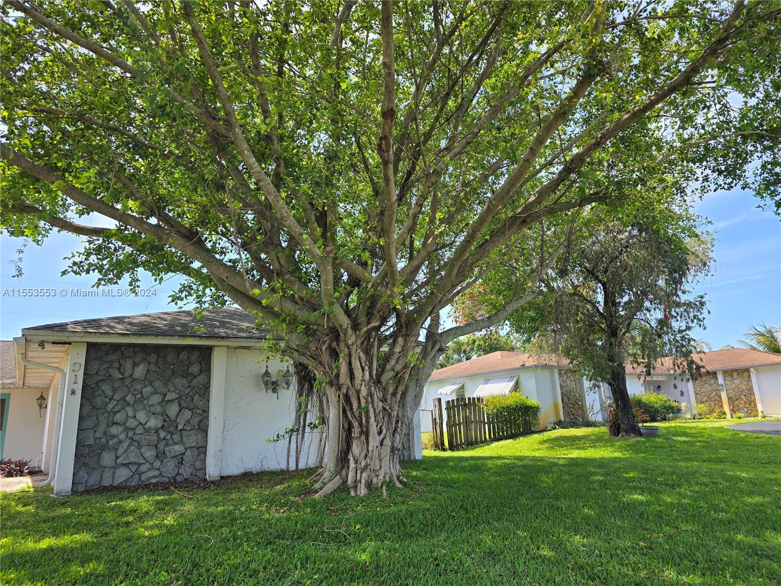 91 W Cypress Rd Rd, Lake Worth, Palm Beach County, Florida - 3 Bedrooms  
2 Bathrooms - 