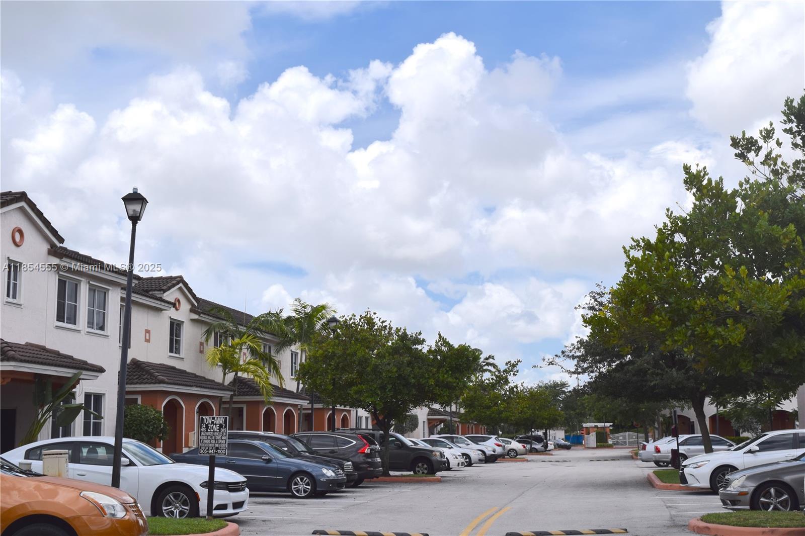 SOLABELLA CONDO - Residential