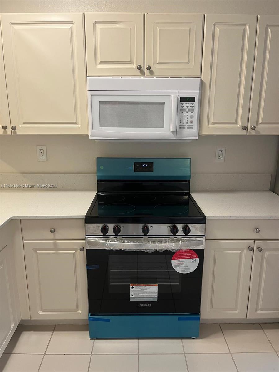 SOLABELLA CONDO - Residential