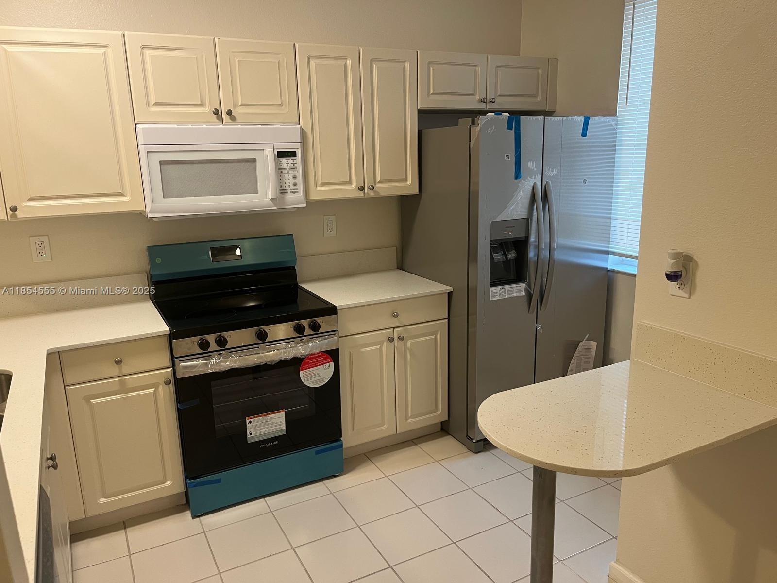 SOLABELLA CONDO - Residential