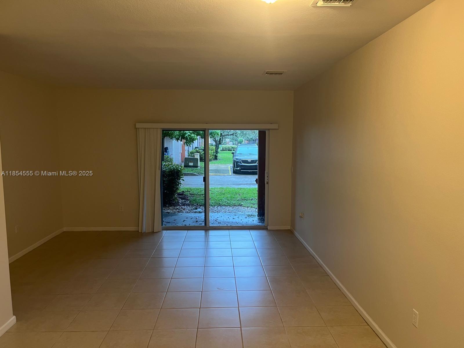 SOLABELLA CONDO - Residential
