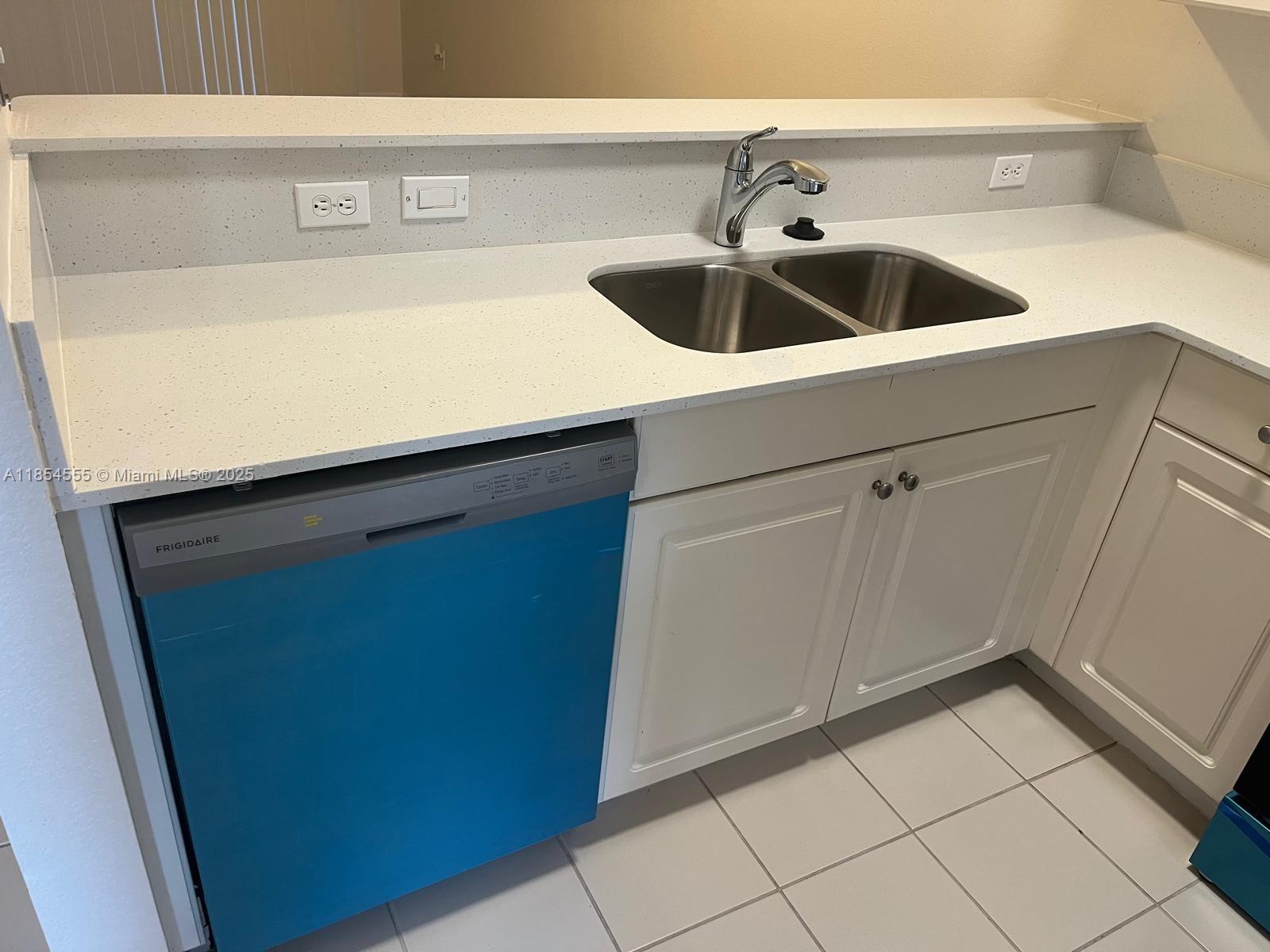 SOLABELLA CONDO - Residential
