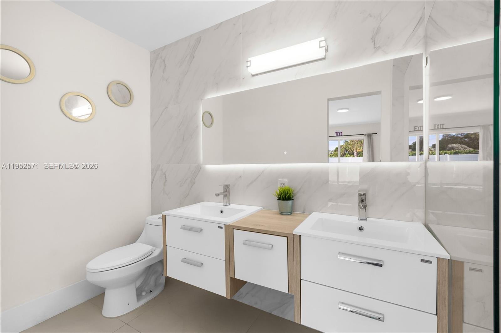 TROPICAL MANORS ADD - Residential