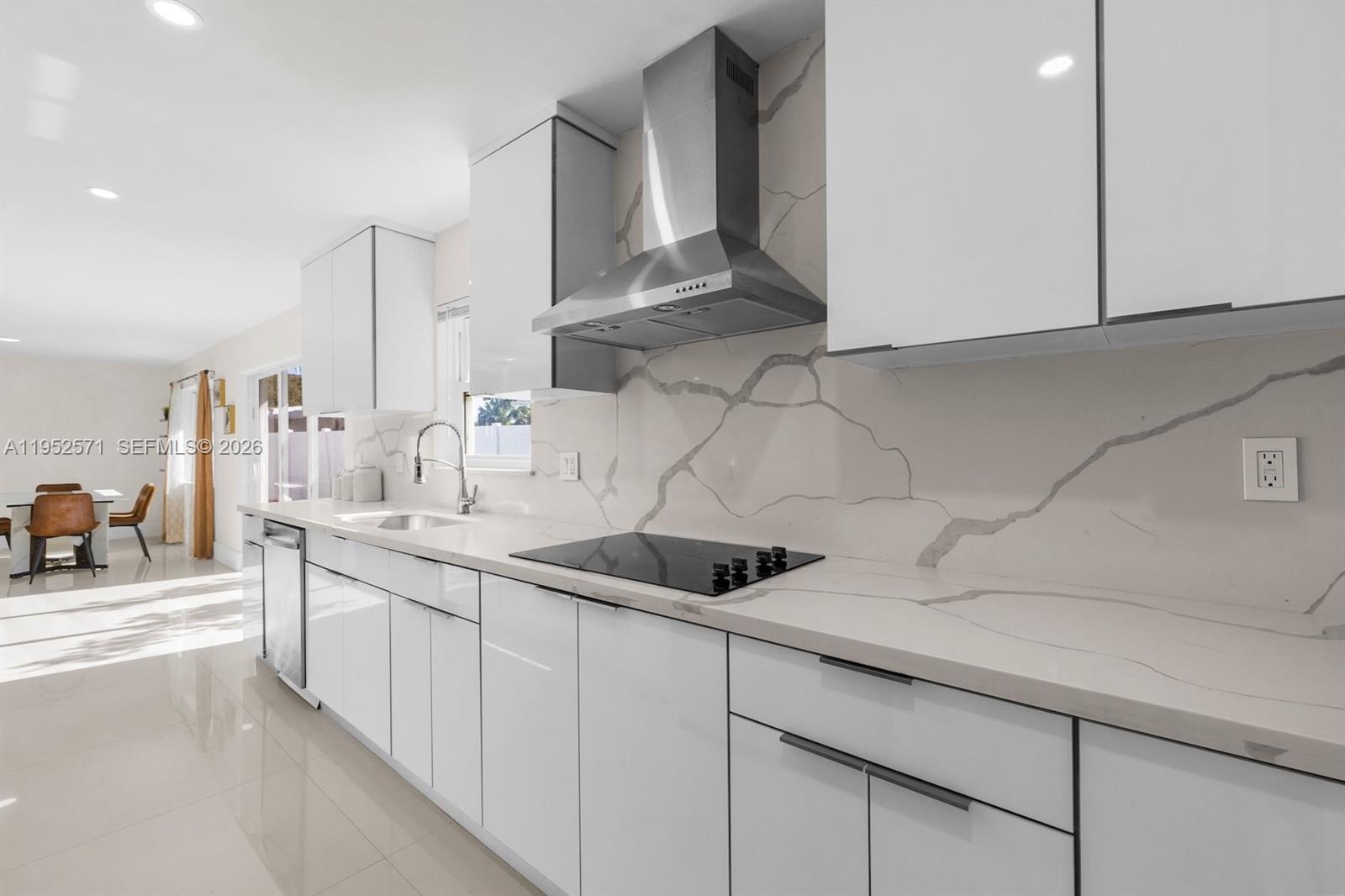 TROPICAL MANORS ADD - Residential