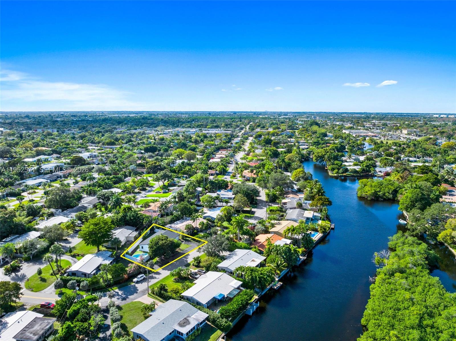 TROPICAL MANORS ADD - Residential