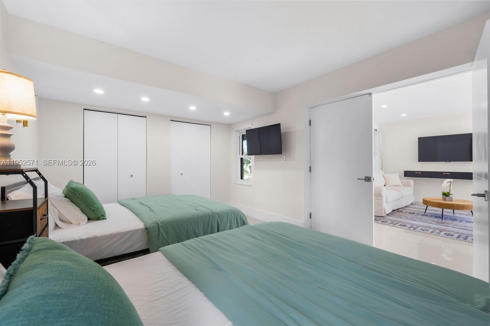 TROPICAL MANORS ADD - Residential