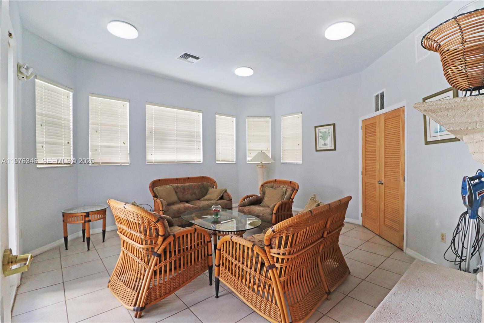 VILLAS DE TUSCANY CONDO - Residential Lease