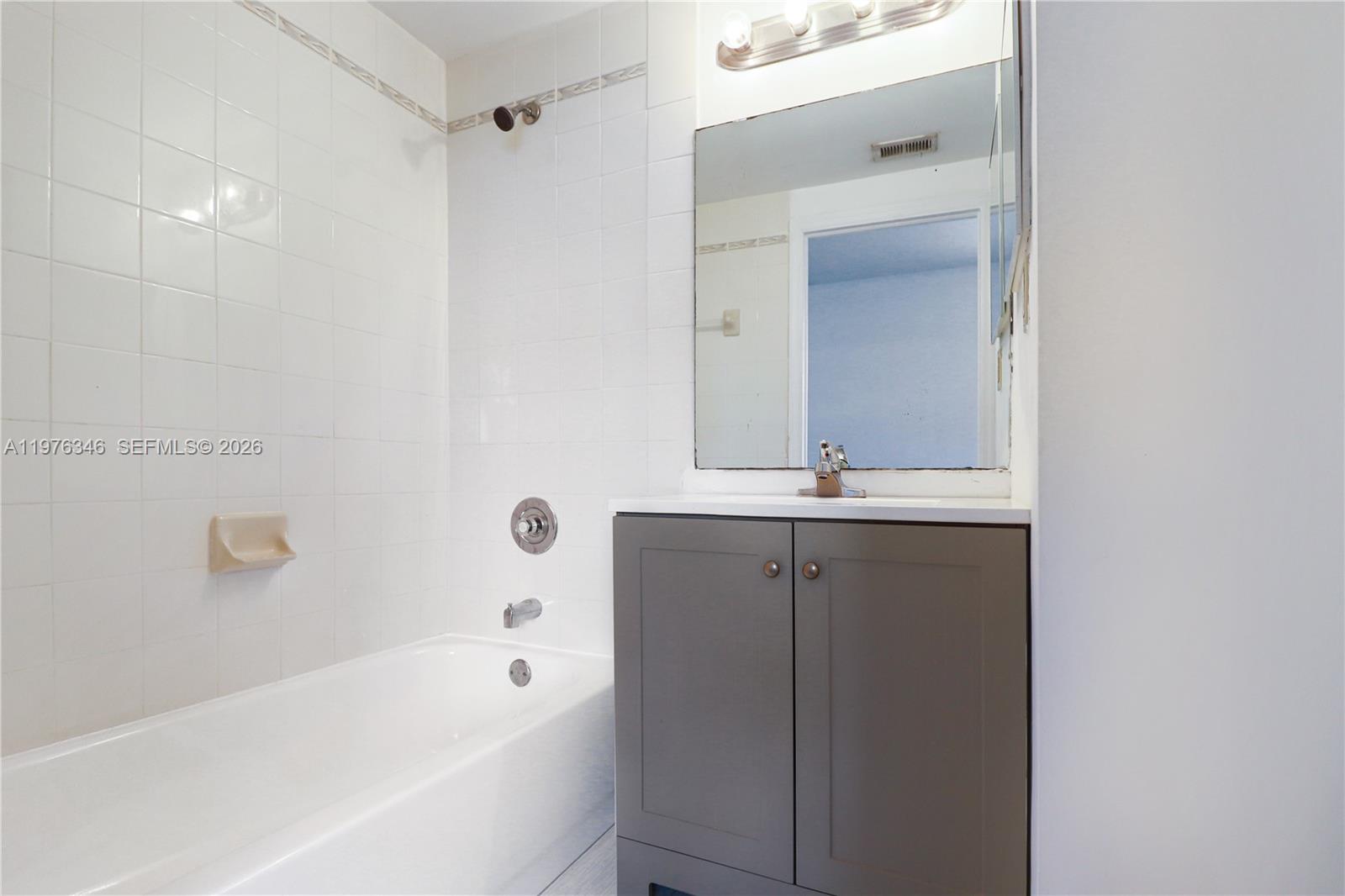 VILLAS DE TUSCANY CONDO - Residential Lease