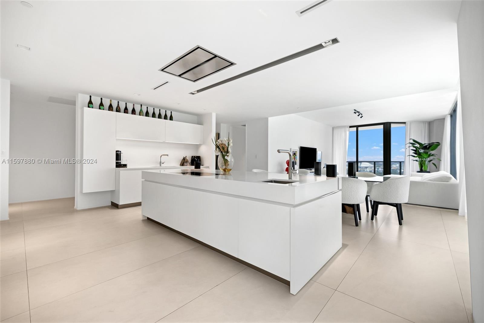 ONE THOUSAND MUSEUM CONDO - Residential