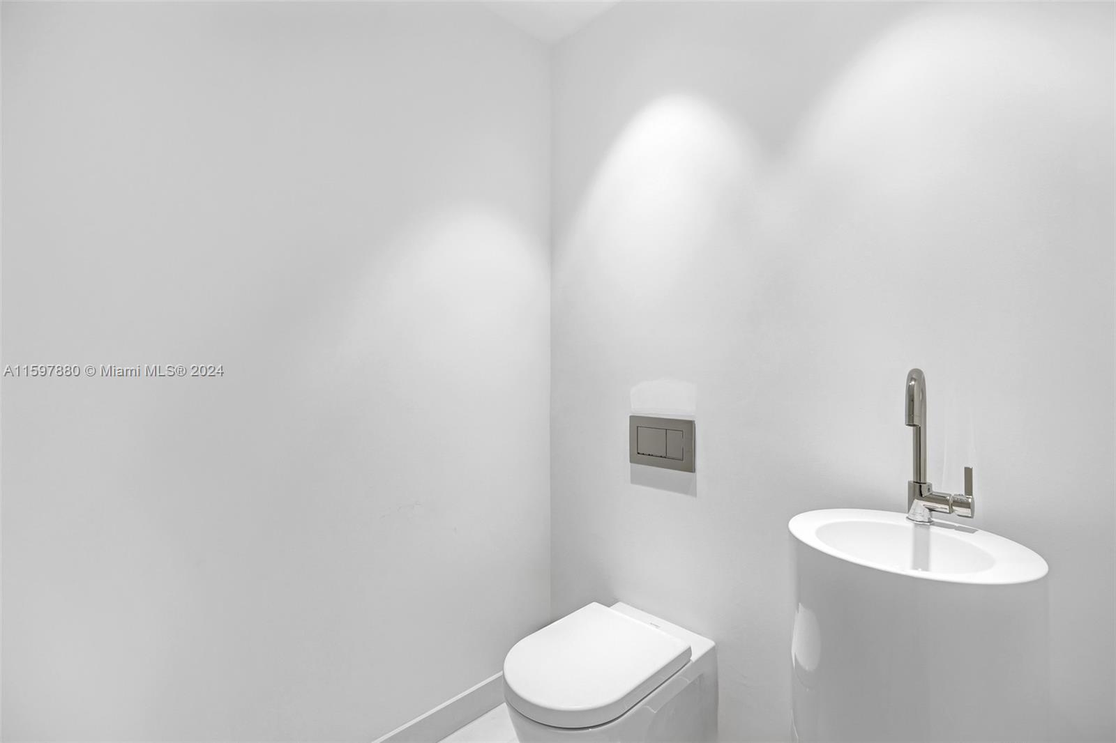 ONE THOUSAND MUSEUM CONDO - Residential