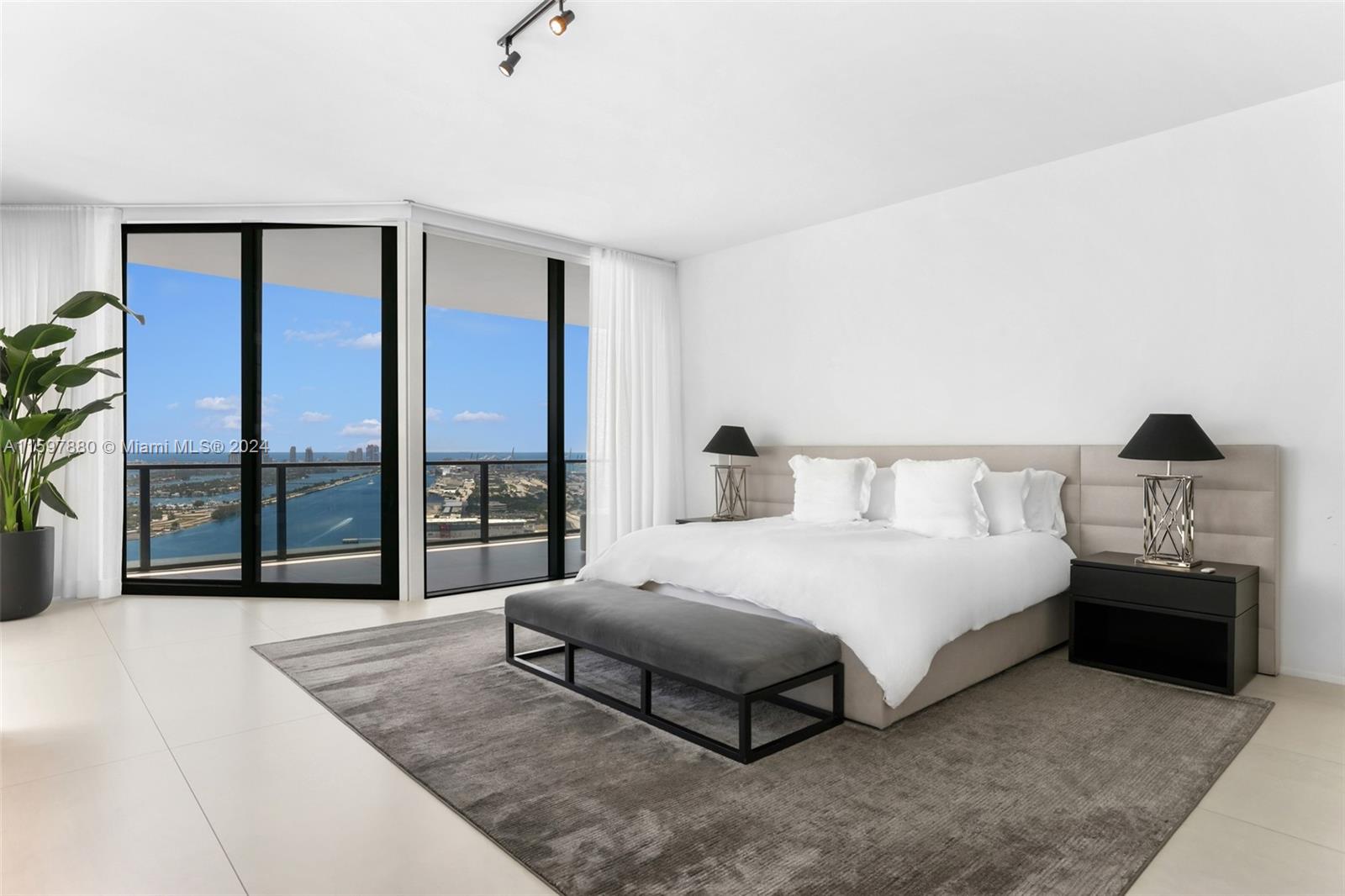 ONE THOUSAND MUSEUM CONDO - Residential