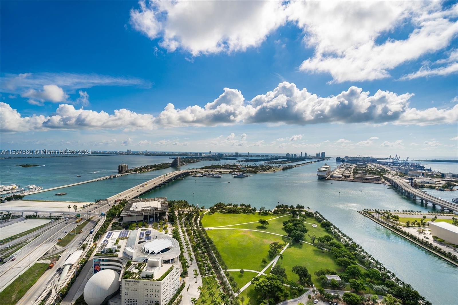 ONE THOUSAND MUSEUM CONDO - Residential