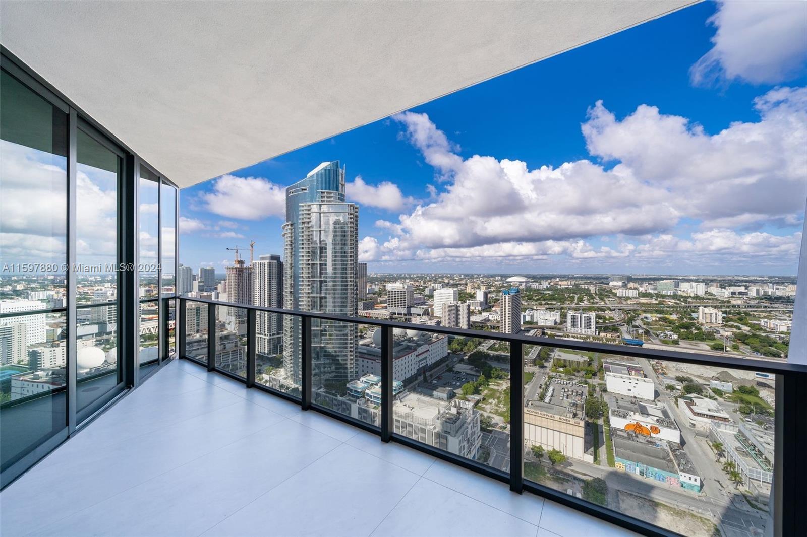 ONE THOUSAND MUSEUM CONDO - Residential