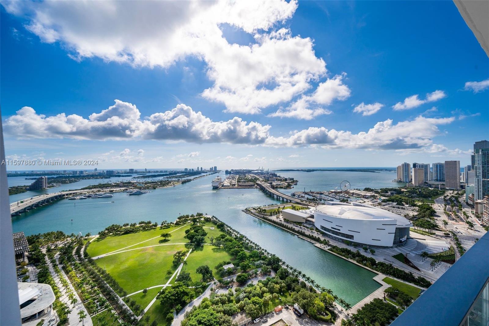 ONE THOUSAND MUSEUM CONDO - Residential